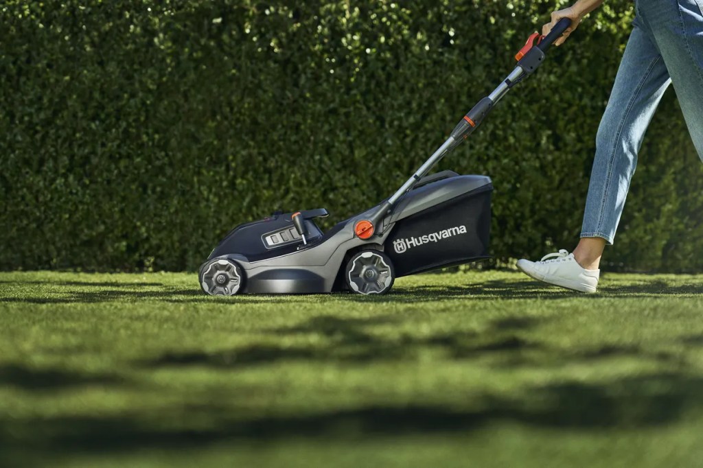 How Much Should You Spend on a Lawn Mower? The Ideal Price Range for Small, Medium & Large&nbsp;Gardens